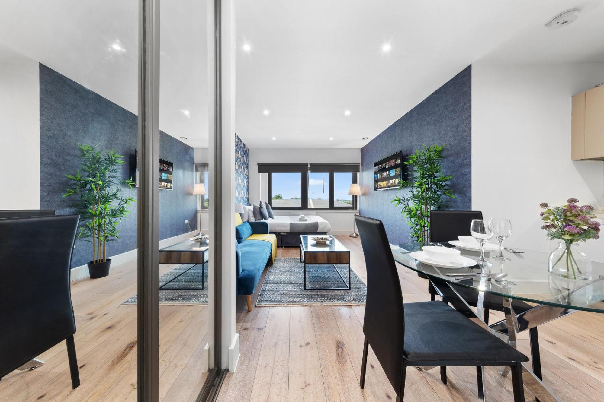 Modern One Bedroom Flat - Sleeps 5 -Near Heathrow - London Ub3 Екстериор снимка