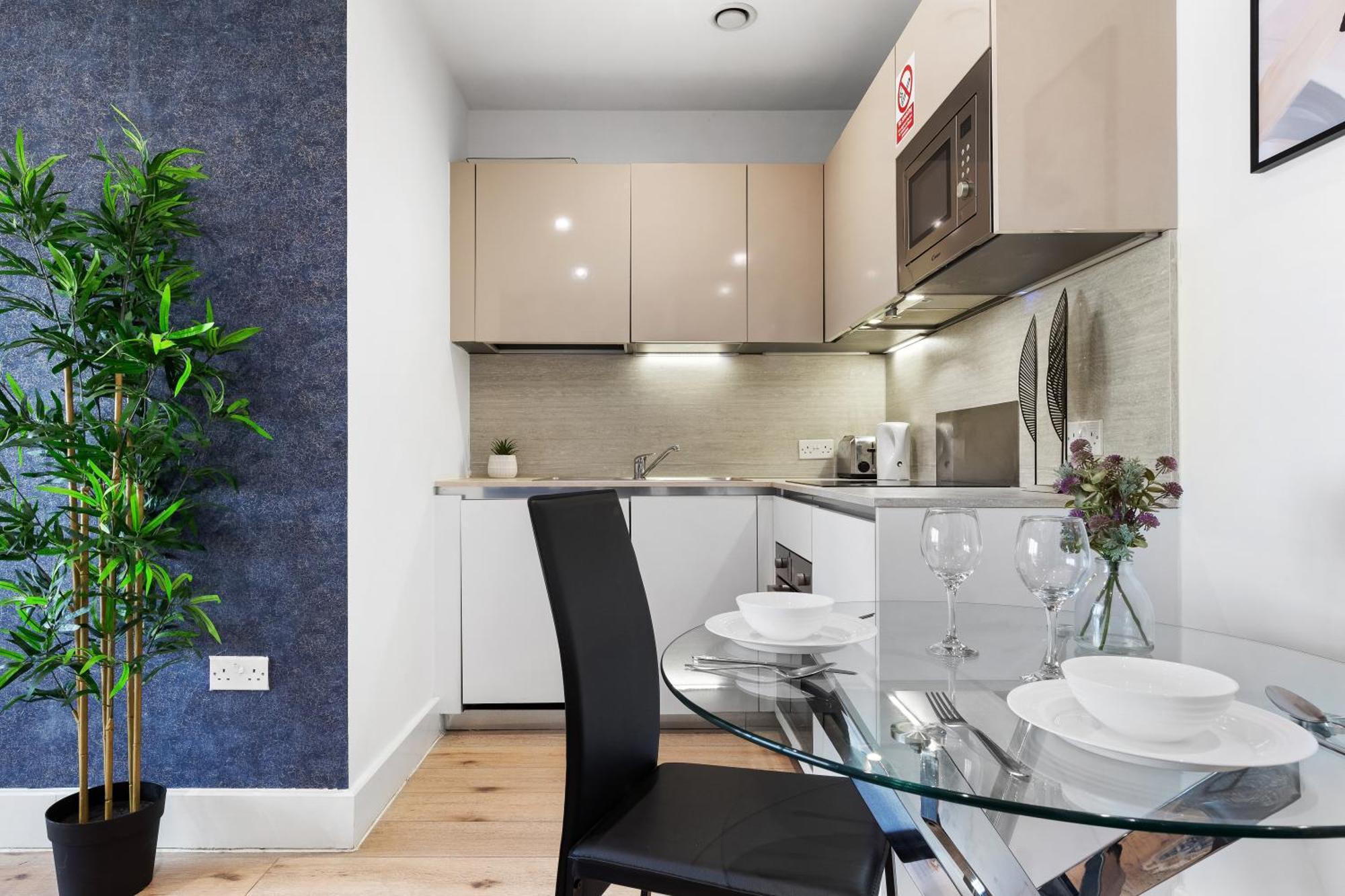 Modern One Bedroom Flat - Sleeps 5 -Near Heathrow - London Ub3 Екстериор снимка