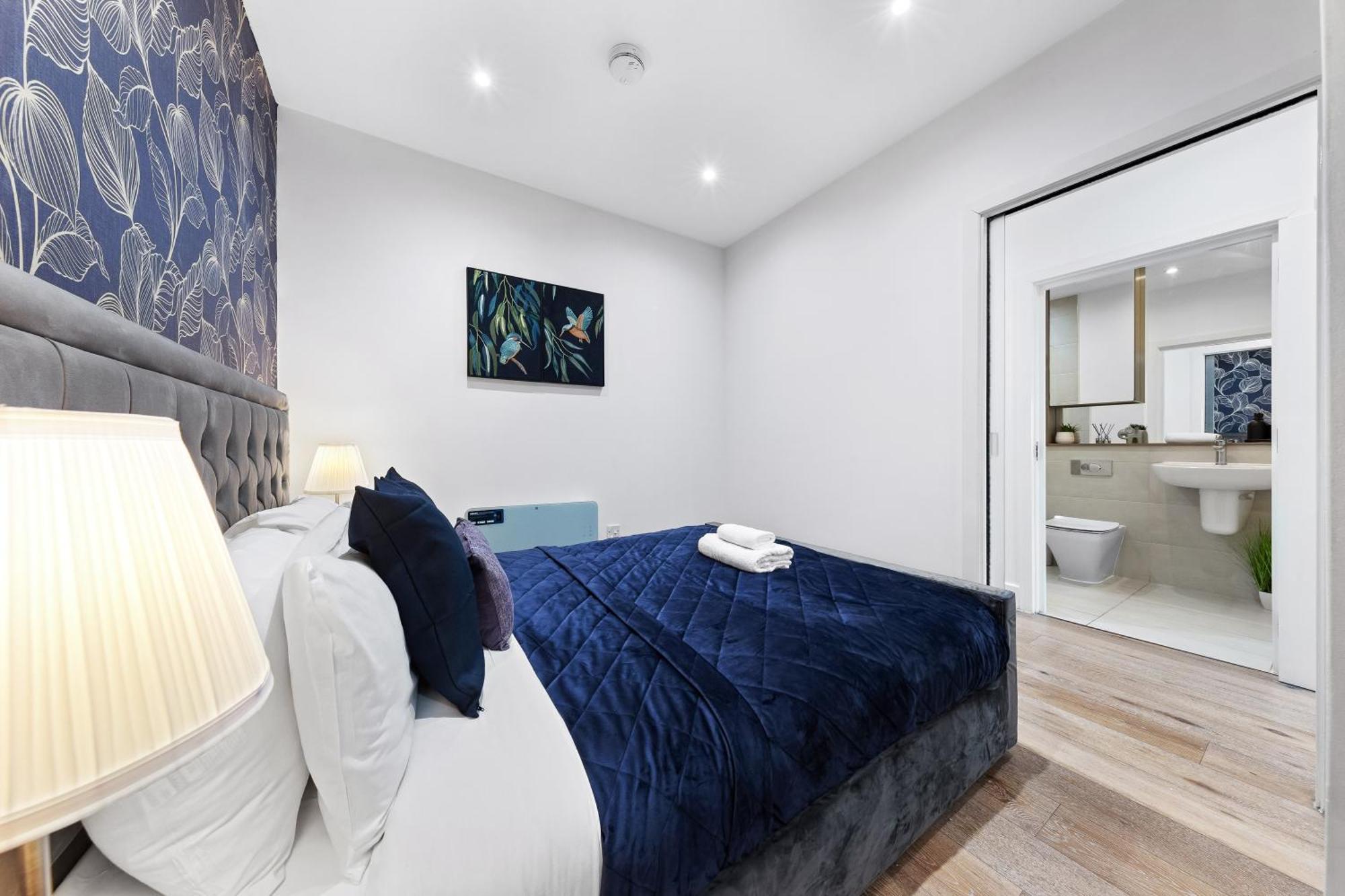 Modern One Bedroom Flat - Sleeps 5 -Near Heathrow - London Ub3 Екстериор снимка
