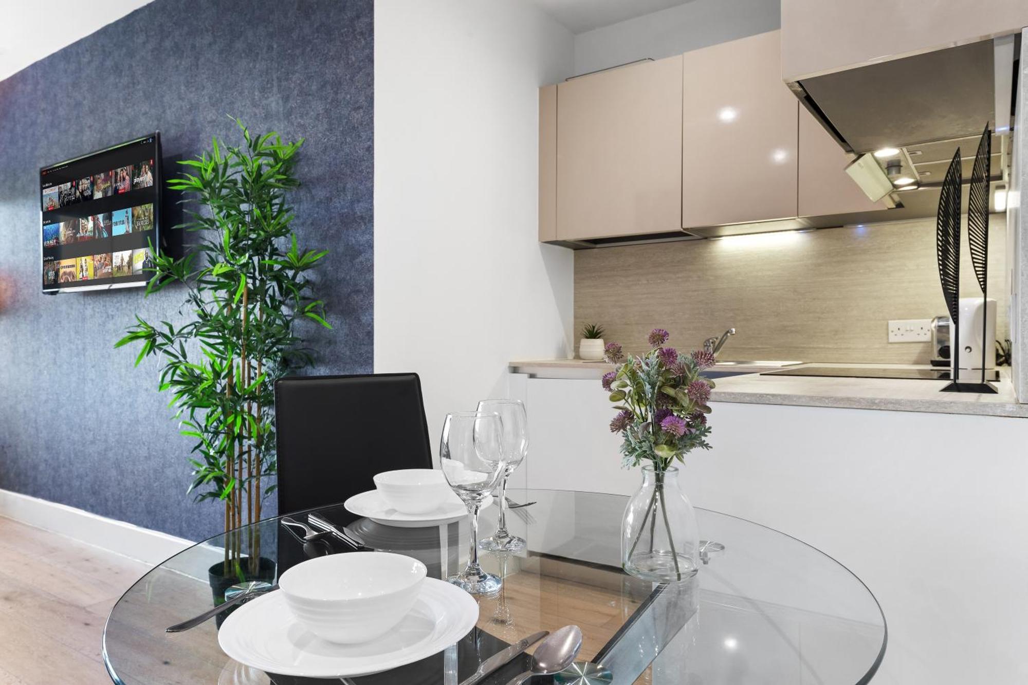 Modern One Bedroom Flat - Sleeps 5 -Near Heathrow - London Ub3 Екстериор снимка